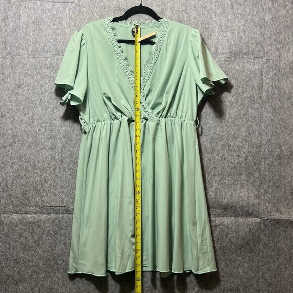 SHEIN Curve Dress 1XL Green Short Sleeve Mini Surplice Neckline‎ Boho Lace Trim - Picture 4 of 9